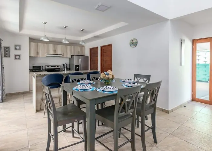 Holiday home Ultramodern Townhome With An Inviting Coastal Design And Lush Outdoor Oasis With A Private Pool Playa Flamingo