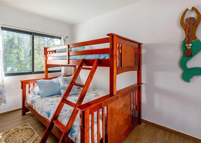 Ultramodern Townhome With An Inviting Coastal Design And Lush Outdoor Oasis With A Private Pool *