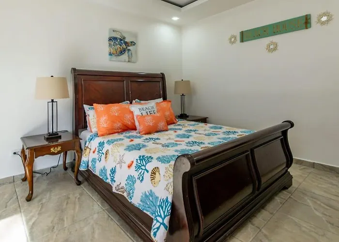 Ultramodern Townhome With An Inviting Coastal Design And Lush Outdoor Oasis With A Private Pool *